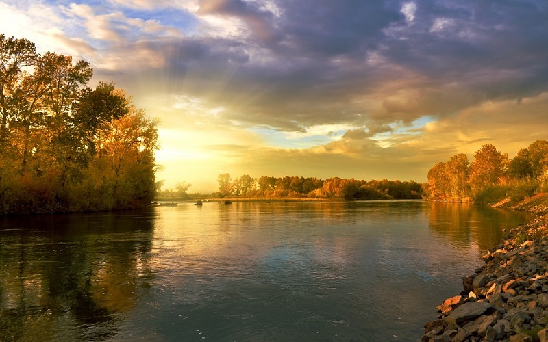 Fotografije za pozadine - zalazak sunca i rijeka