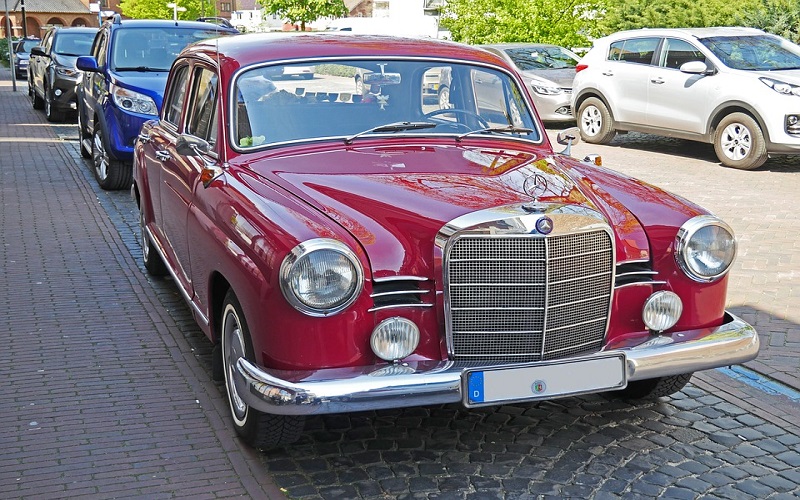 Oldtimer auti - Mercedes 180