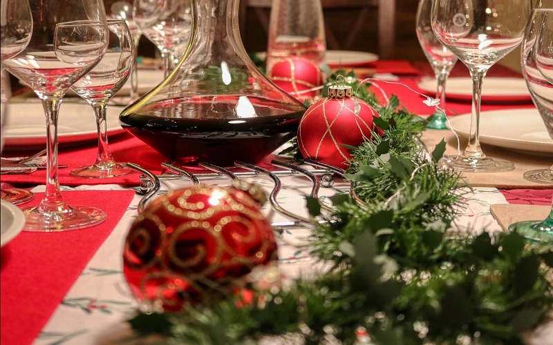 božićne dekoracije za stol