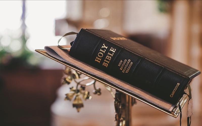 Kršćanski vjerski predmeti Sveta Biblija 