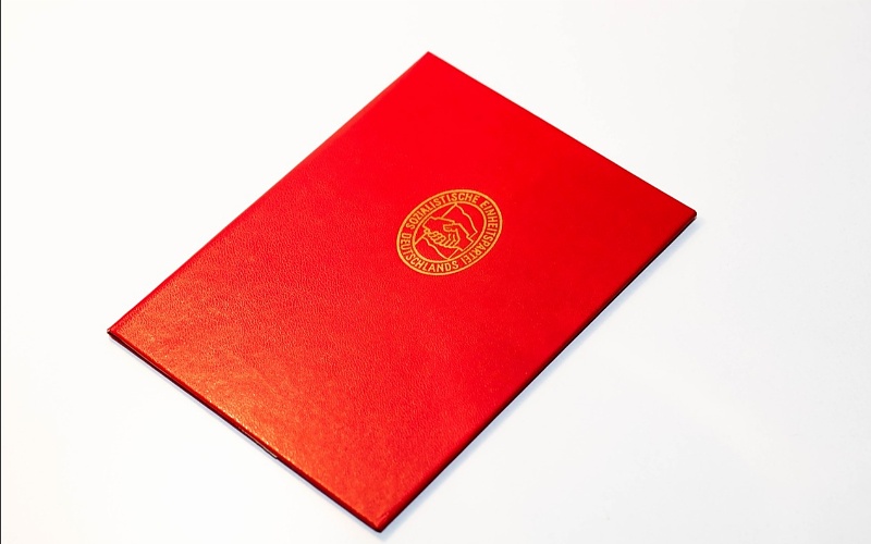 Crvena knjižica DDR