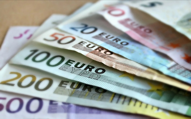 Papirnate novčanice od 5, 10, 20, 50, 100, 200 i 500 Eura