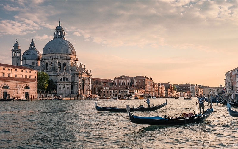 Venecija i gondole 