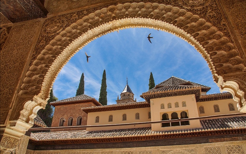 Alhambra: Zanimljive povijesne građevine
