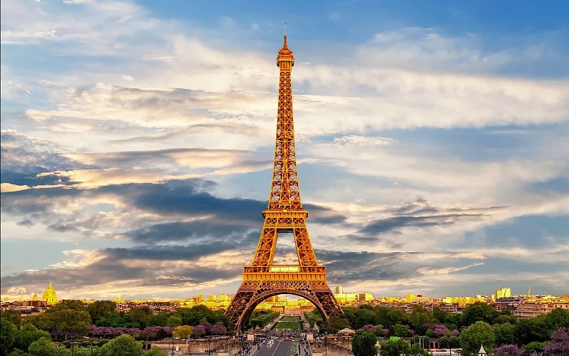 Eiffelov toranj: Zanimljive povijesne građevine