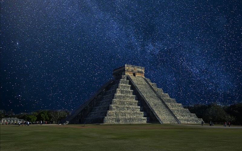 Chichén Itzá: Zanimljive povijesne građevine
